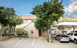 2 Bedroom Apartment in Leeuwenhof Estate