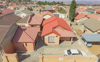 3 Bedroom House in Naturena