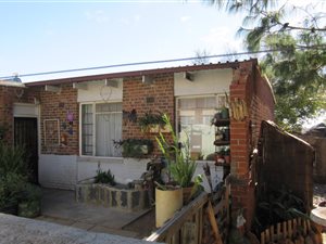 3 Bed House in Claremont