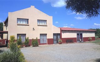 5 Bedroom House in Leeuwfontein