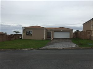 3 Bed Townhouse in Gonubie