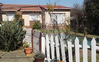 4 Bedroom House in Esther Park