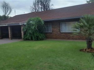3 Bed House in Dennesig