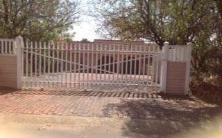 7 Bedroom House in Protea Park