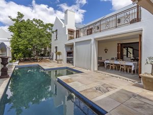 4 Bed House in De Zalze