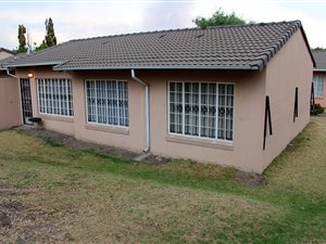 3 Bed Cluster in Country View