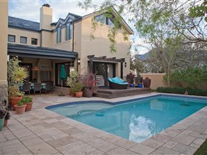 5 Bedroom House in Atlantic Beach Golf Estate