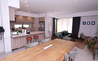 2 Bedroom Apartment in Saxonwold