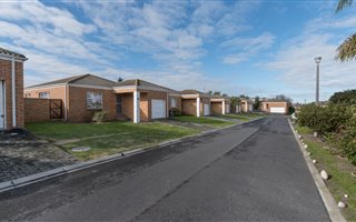 3 Bedroom Townhouse in Protea Heights