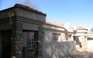 2 Bedroom Townhouse in Erasmus