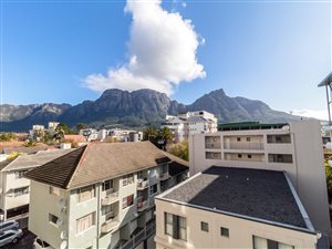 3 Bed Apartment in Claremont Upper
