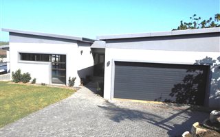 3 Bedroom House in Palm Lakes Estate