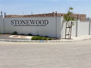 3 Bed House in Stonewood Security Estate