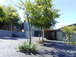 4 Bed House in Helderkruin
