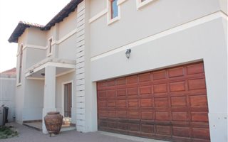 3 Bedroom Duplex in Xanadu