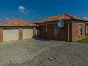 3 Bed House in Monavoni