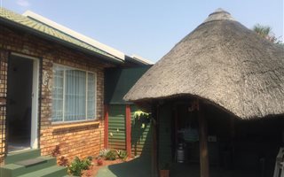 2 Bedroom Simplex in Wierda Park