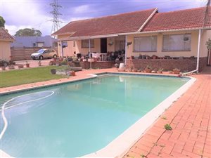 3 Bed House in Hayfields