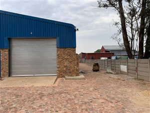 660 m² Industrial space in Daggafontein
