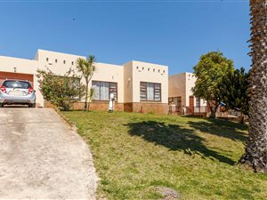 4 Bed House in Dana Bay