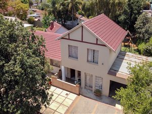 5 Bed House in Pierre van Ryneveld