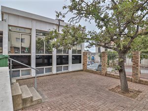 944 m² Commercial space in Port Elizabeth Central