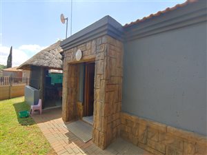 2 Bed House in Eloffsdal