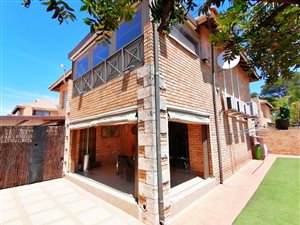 4 Bed Townhouse in Honeydew Manor