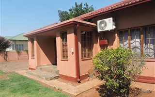 3 Bedroom House in Selection Park