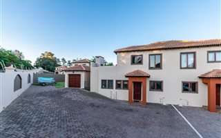 2 Bedroom Townhouse in Noordheuwel