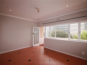 3 Bed Apartment in Kenilworth