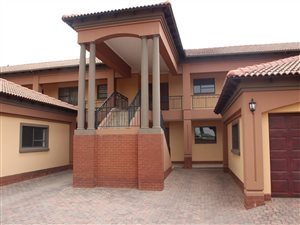 3 Bed Apartment in Lakefield