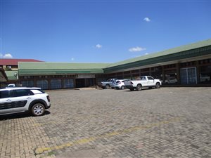 899 m² Office Space in Middelburg Central