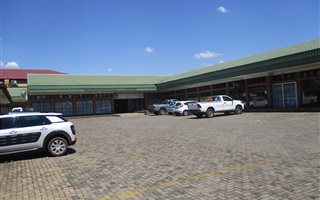 899 m² Office Space in Middelburg Central