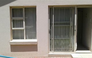 1 Bedroom Garden Cottage in Sydenham