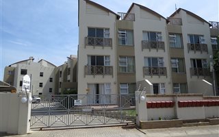 2 Bedroom Apartment in Boland Park