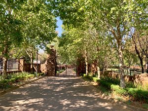 5 Bed House in Irene Country Club