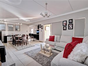 3 Bed Townhouse in Honeydew Ridge