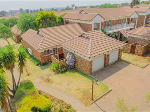 3 Bed Townhouse in Moreleta Park