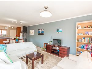 2 Bed Apartment in Glenvista