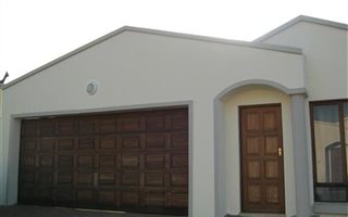 3 Bedroom Townhouse in Highveld Park