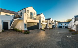 4 Bedroom Townhouse in Hyde Park