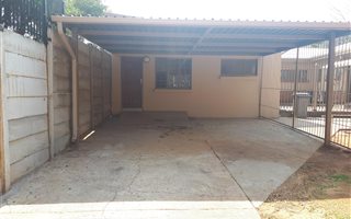 1 Bedroom Garden Cottage in Waverley