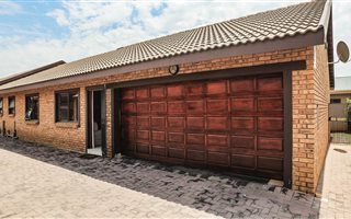 3 Bedroom Townhouse in New Redruth