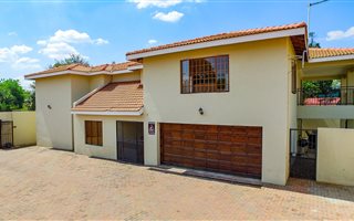 5 Bedroom House in Fairland