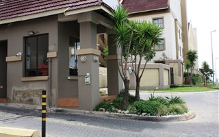 3 Bedroom Townhouse in Sundowner