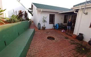 3 Bedroom Simplex in Sunningdale