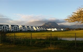 2 Bedroom Apartment in Somerset West Central