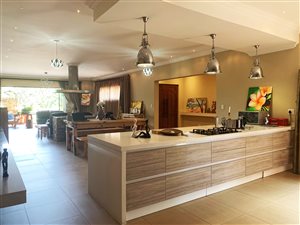 5 Bed House in Poortview