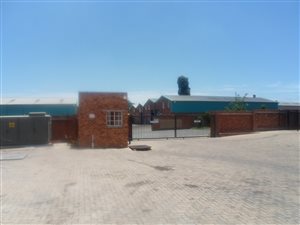 300 m² Industrial space in Dunswart